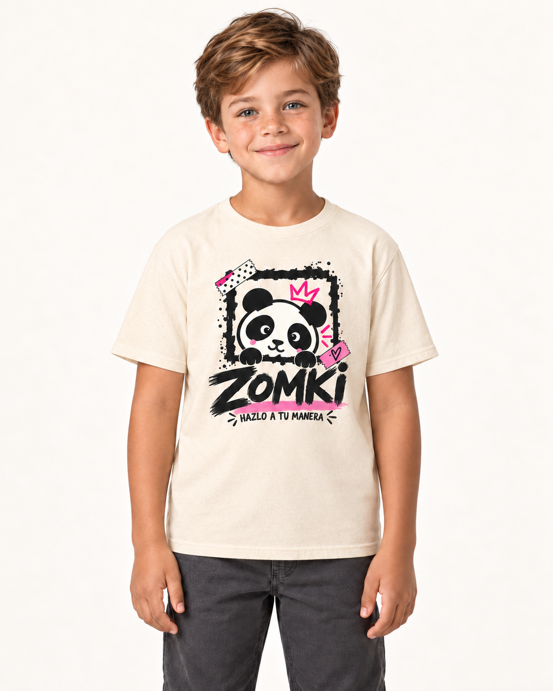 Camiseta infantil ZOMKI Hazlo a tu manera sobre nuevo modelo infantil generado con IA