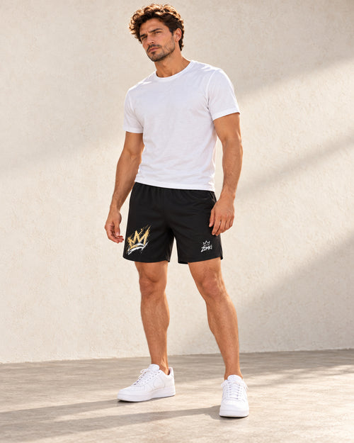 Pantalón corto deportivo ZOMKI Gym · Lo Mejor, en modelo masculino oficial ZOMKI. Se vende únicamente esta prenda. Imagen creada con IA; maquetas de producto en galería.